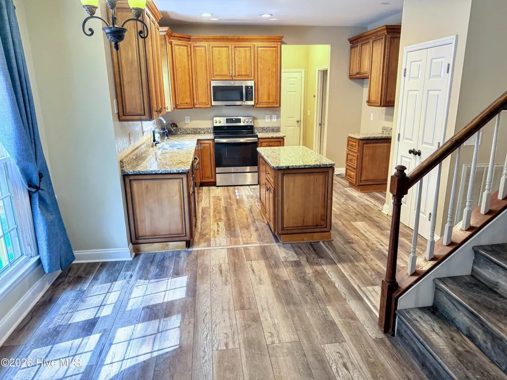 7605 Keating Drive Oak Ridge, NC 27310