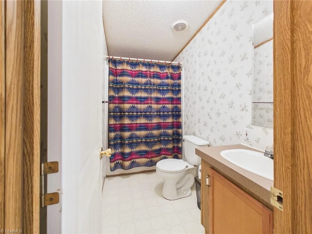 51 Fred Jolly Lane Taylorsville, NC 28681
