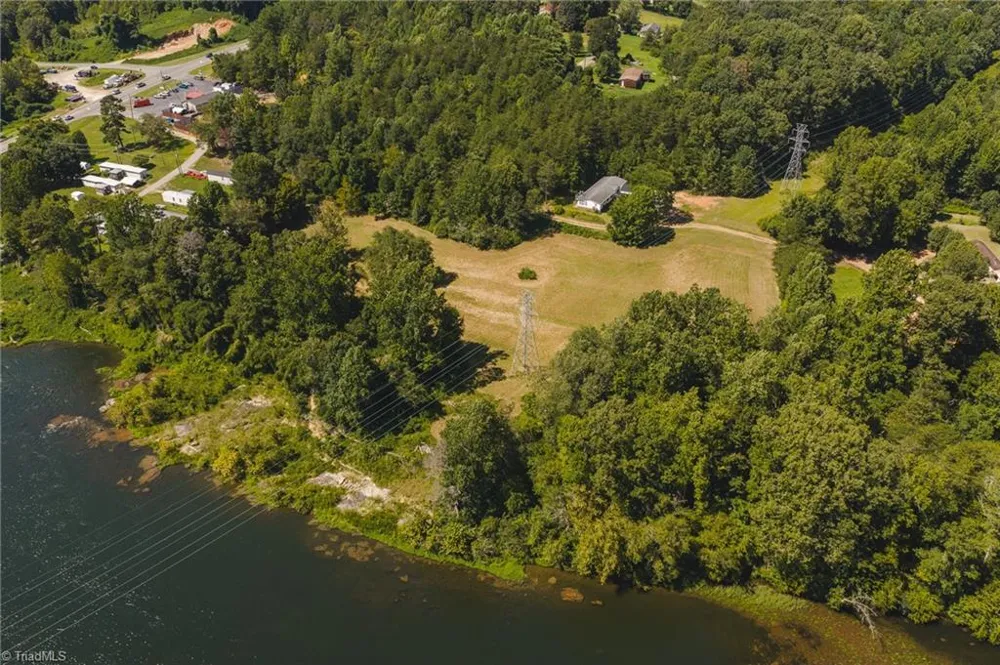 51 Fred Jolly Lane Taylorsville, NC 28681