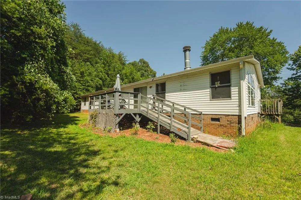 51 Fred Jolly Lane Taylorsville, NC 28681