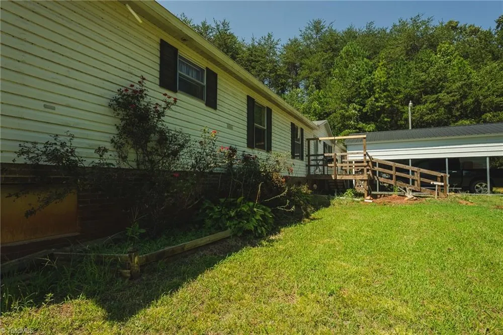 51 Fred Jolly Lane Taylorsville, NC 28681