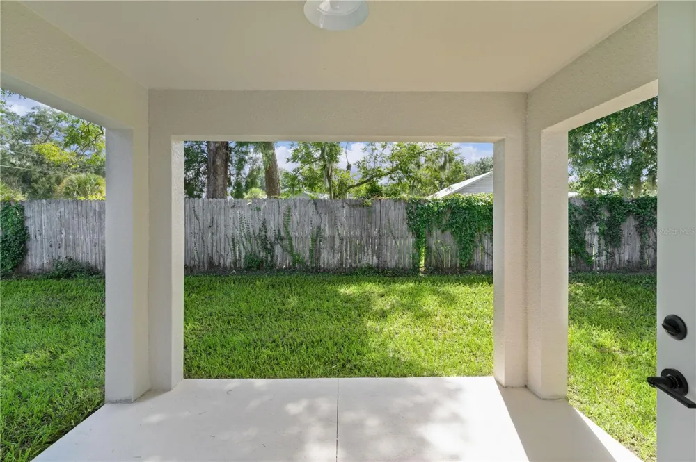100 SEQUOIA TRAIL Ocklawaha, FL 32179