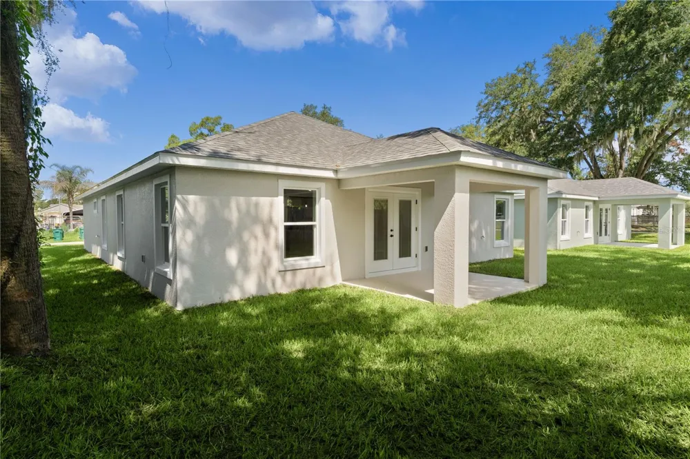 100 SEQUOIA TRAIL Ocklawaha, FL 32179