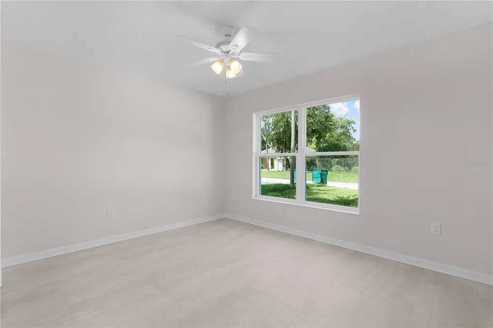 100 SEQUOIA TRAIL Ocklawaha, FL 32179