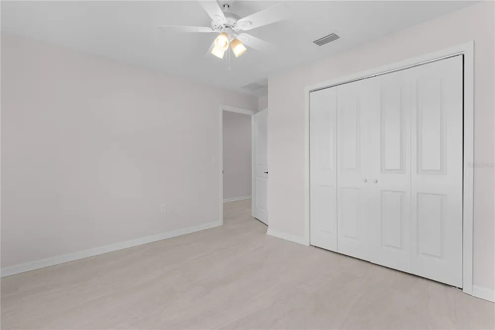 100 SEQUOIA TRAIL Ocklawaha, FL 32179