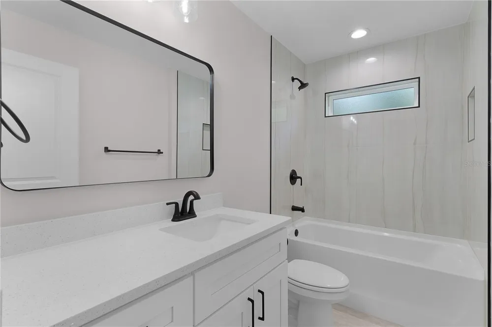 100 SEQUOIA TRAIL Ocklawaha, FL 32179