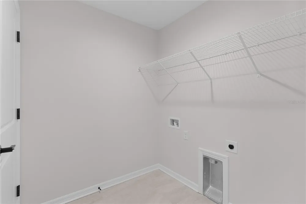 100 SEQUOIA TRAIL Ocklawaha, FL 32179