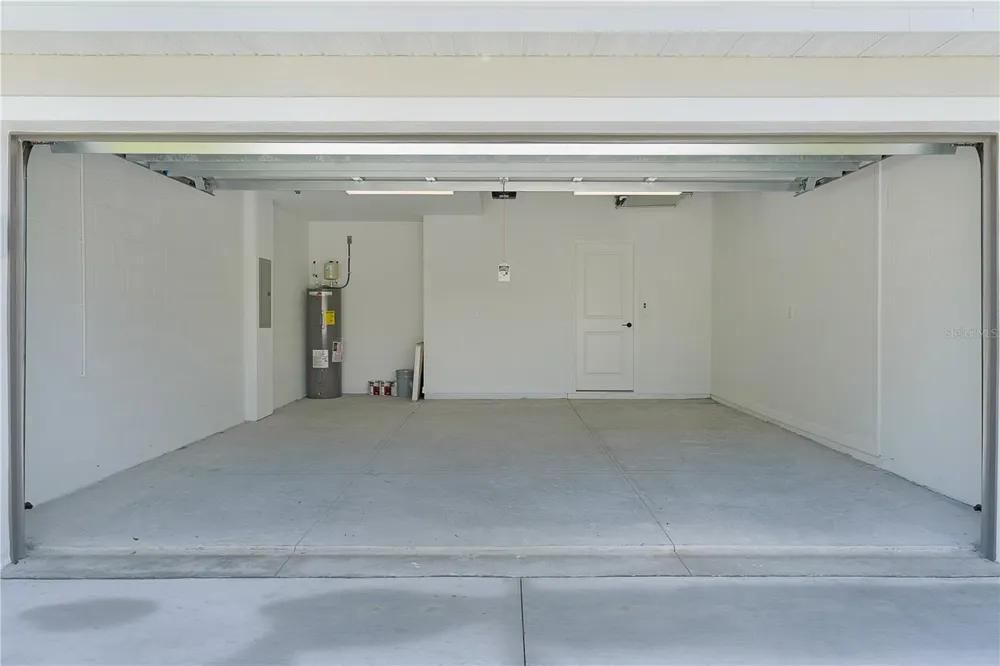 100 SEQUOIA TRAIL Ocklawaha, FL 32179