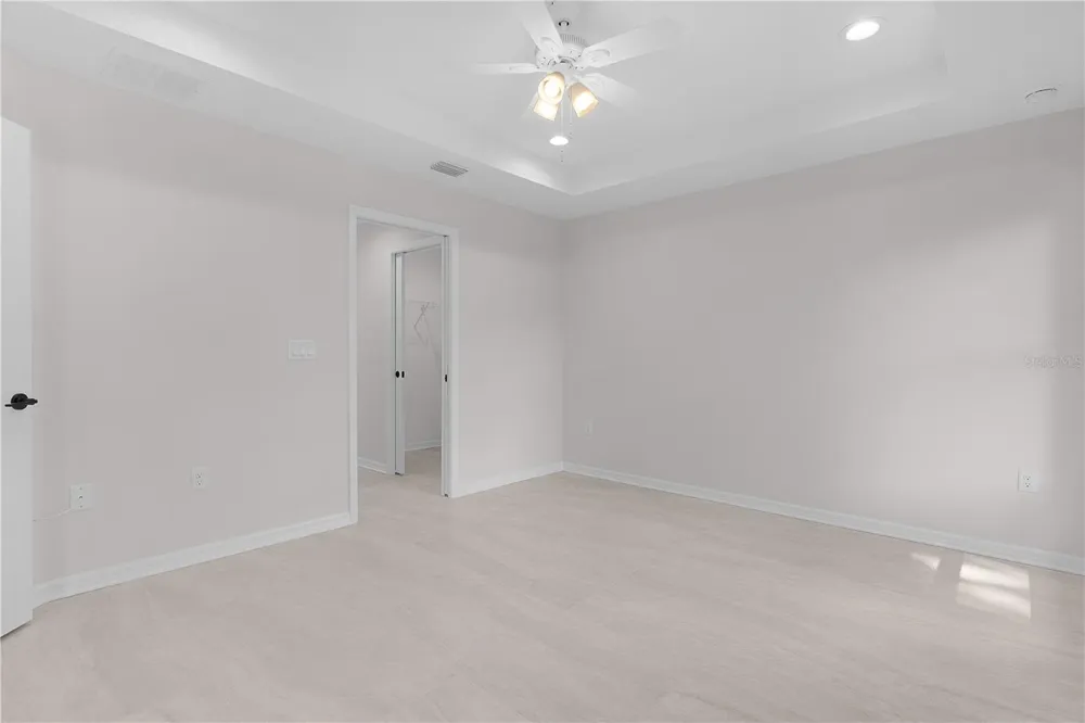 100 SEQUOIA TRAIL Ocklawaha, FL 32179