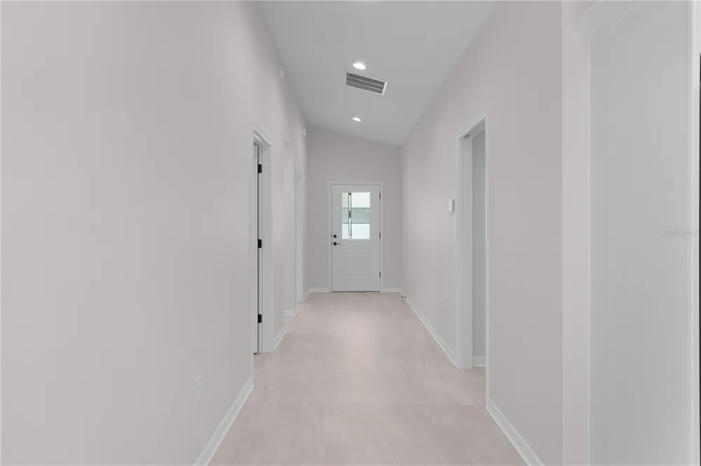 100 SEQUOIA TRAIL Ocklawaha, FL 32179