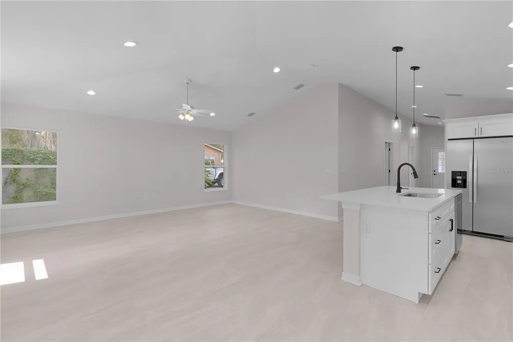 100 SEQUOIA TRAIL Ocklawaha, FL 32179