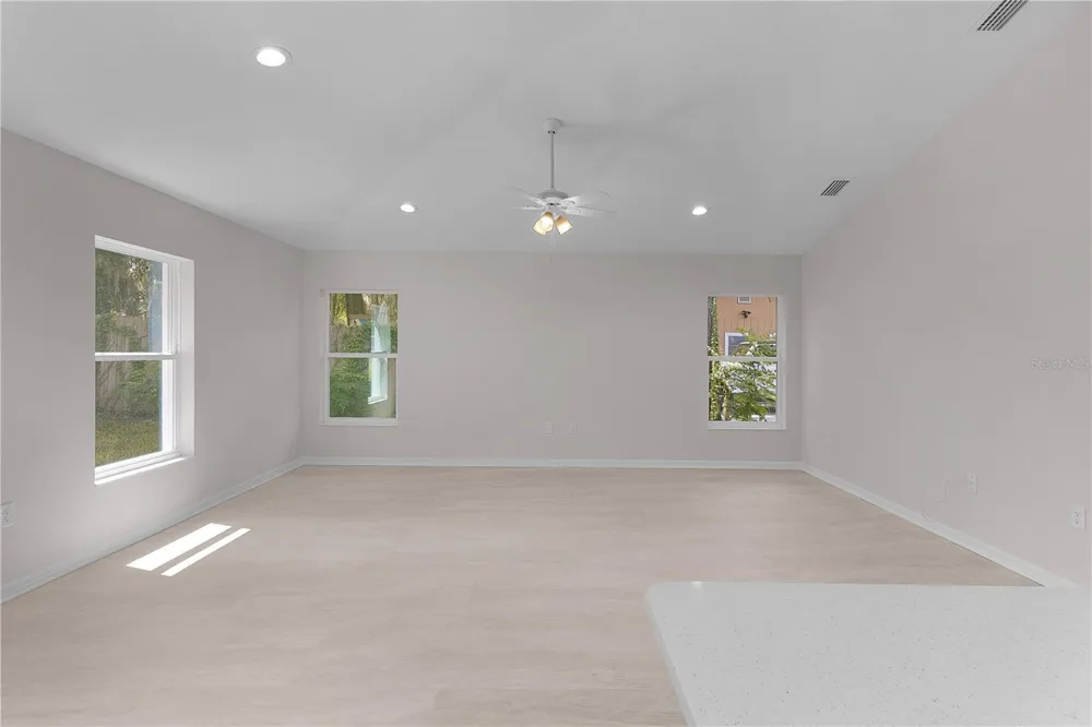 100 SEQUOIA TRAIL Ocklawaha, FL 32179