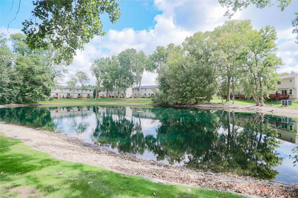1355 Lochaven Road Waterford Charter Township, MI 48327