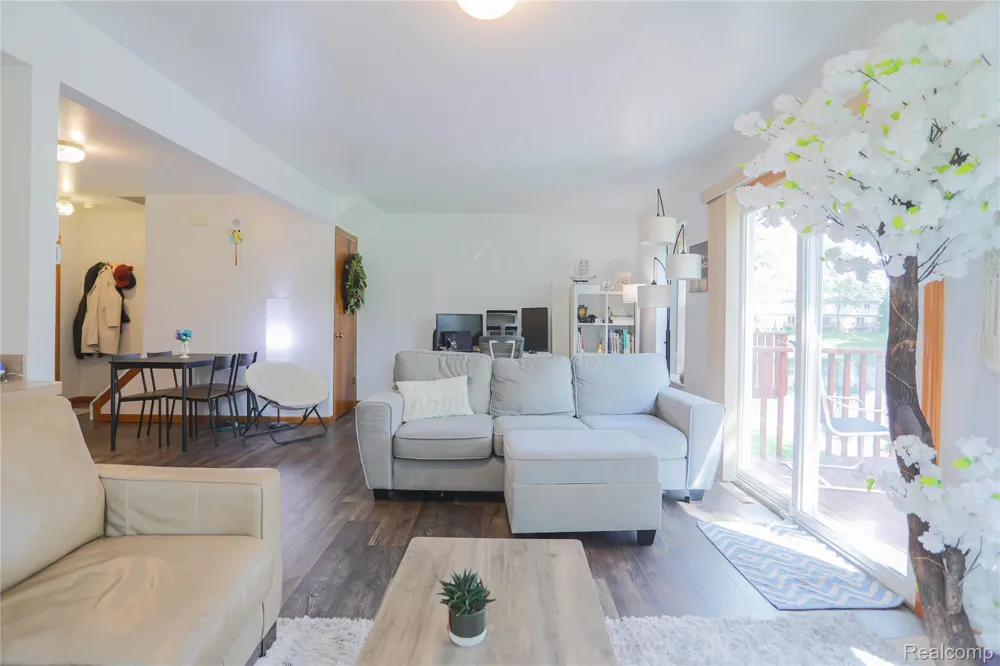1355 Lochaven Road Waterford Charter Township, MI 48327