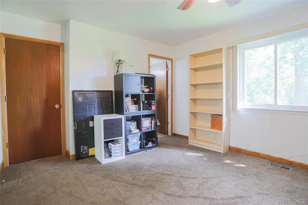 1355 Lochaven Road Waterford Charter Township, MI 48327