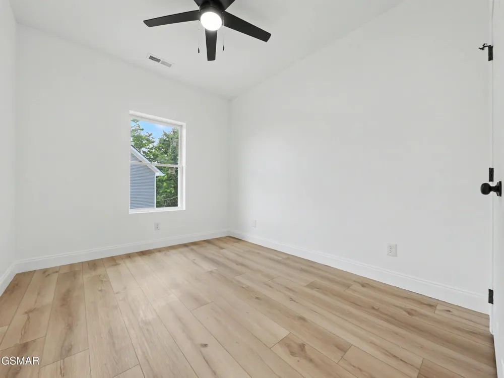 2433 Scenic Mountain Drive Sevierville, TN 37876
