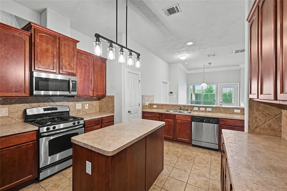 24703 Sandusky Drive Tomball, TX 77375