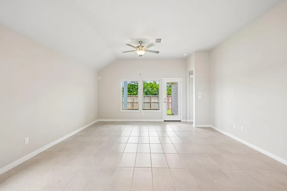 739 Hidden Meadow Street Bonney, TX 77583