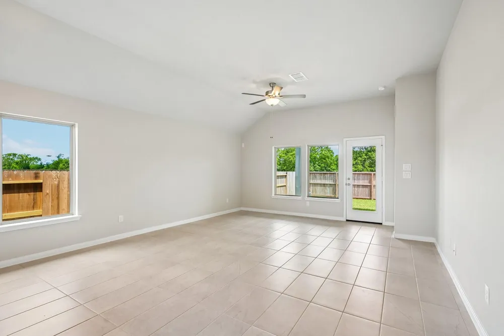 739 Hidden Meadow Street Bonney, TX 77583