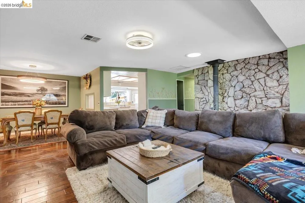 19225 Overlook Dr. Sonora, CA 95370