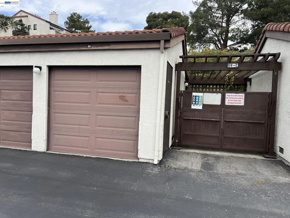 21239 Gary Dr #202E Hayward, CA 94546