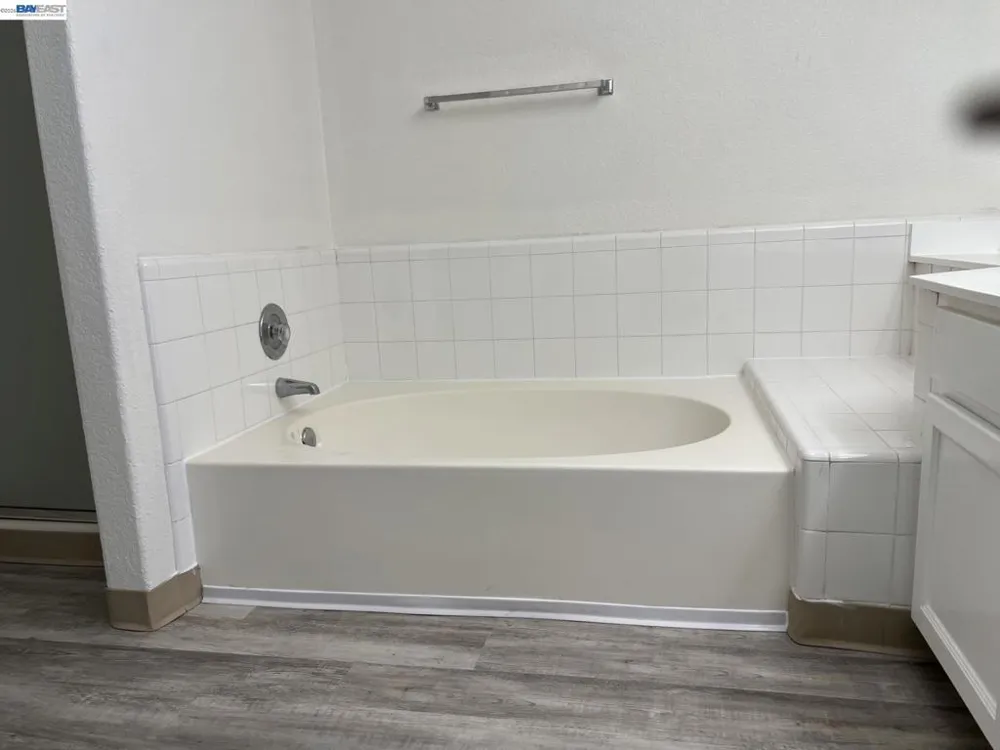 21239 Gary Dr #202E Hayward, CA 94546