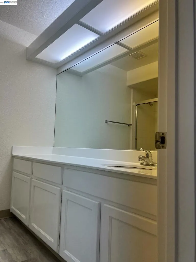 21239 Gary Dr #202E Hayward, CA 94546