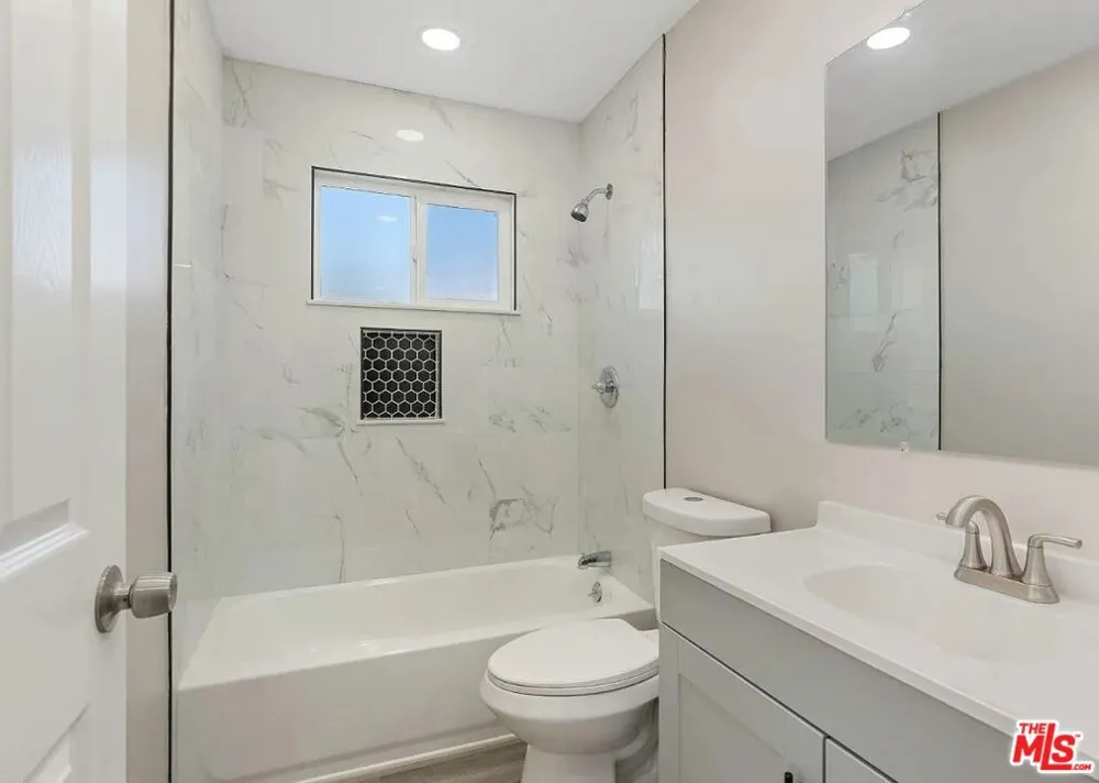 2612 Van Buren Place Bakersfield, CA 93314