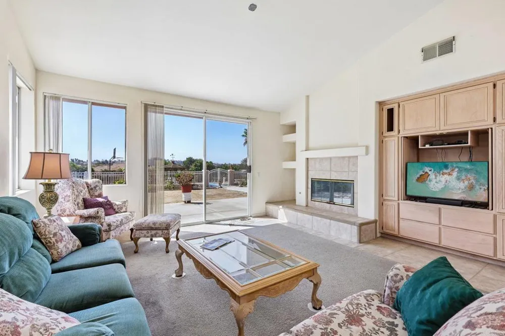 638 Cantara Lane Vista, CA 92081