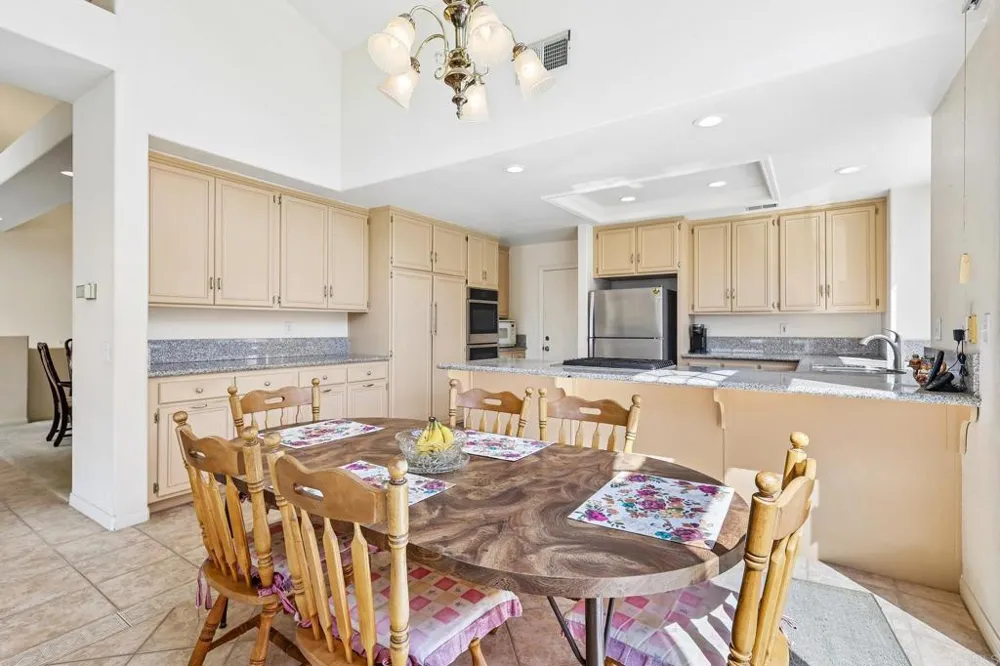 638 Cantara Lane Vista, CA 92081