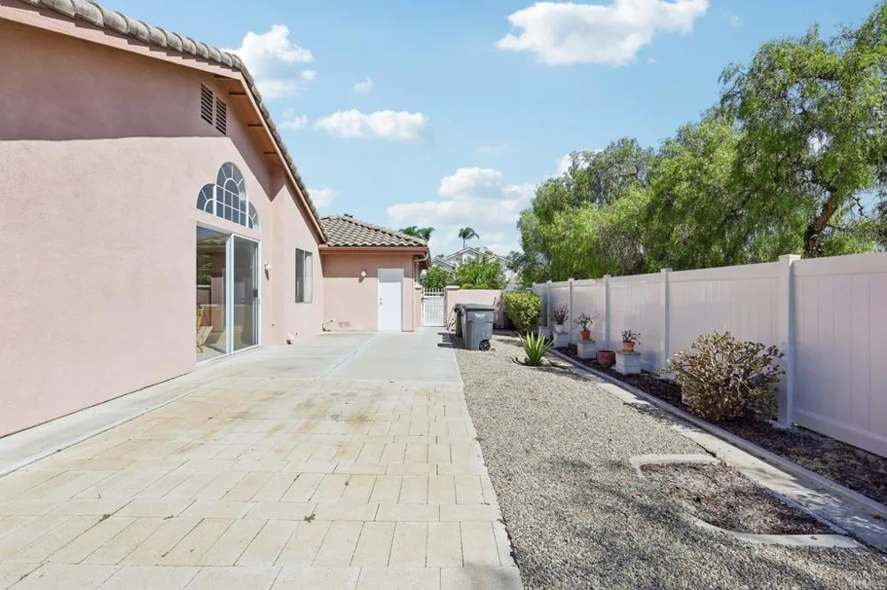 638 Cantara Lane Vista, CA 92081