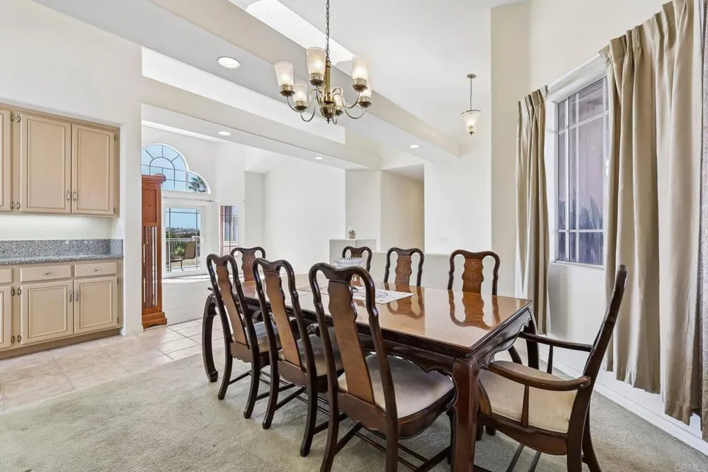 638 Cantara Lane Vista, CA 92081