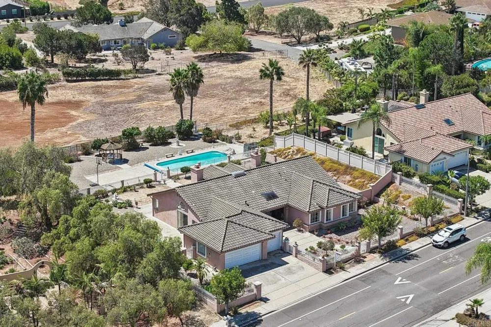 638 Cantara Lane Vista, CA 92081