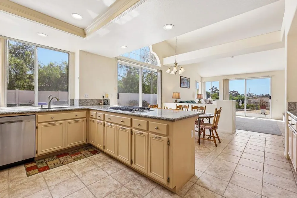 638 Cantara Lane Vista, CA 92081