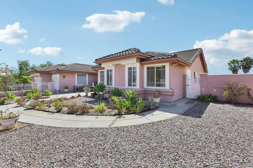 638 Cantara Lane Vista, CA 92081