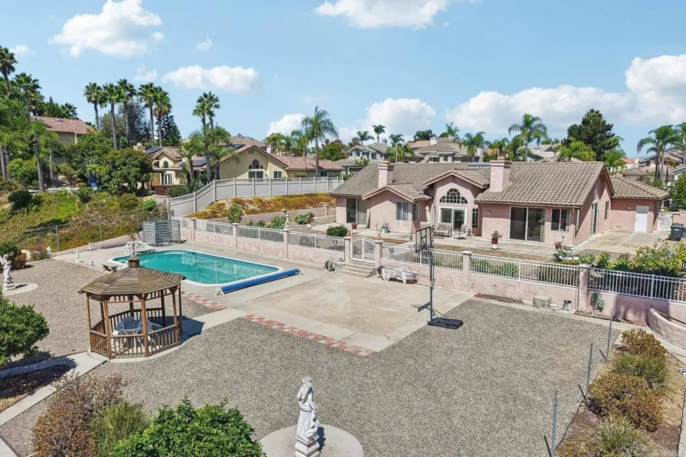 638 Cantara Lane Vista, CA 92081