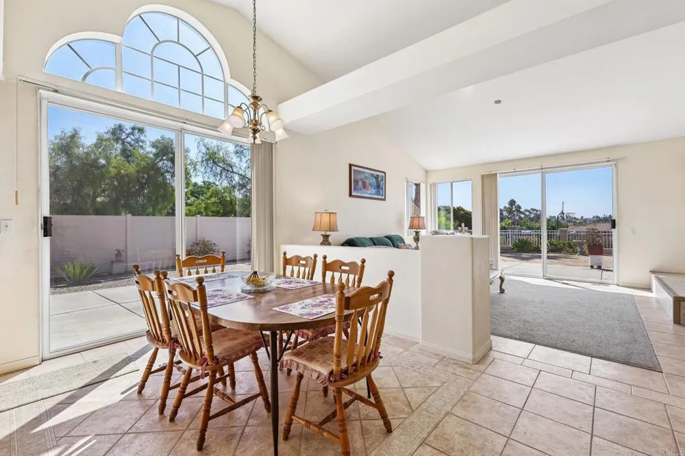 638 Cantara Lane Vista, CA 92081