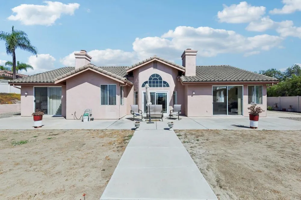 638 Cantara Lane Vista, CA 92081