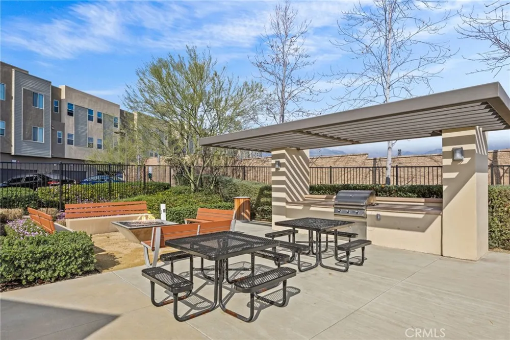 674 Chandler Upland, CA 91786