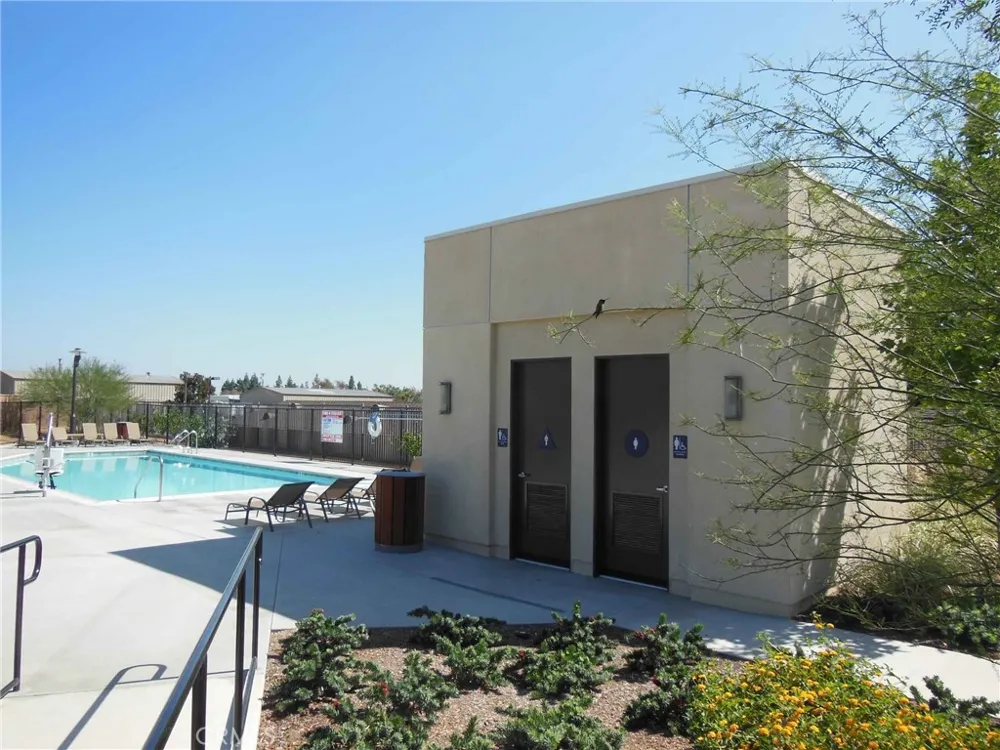 674 Chandler Upland, CA 91786