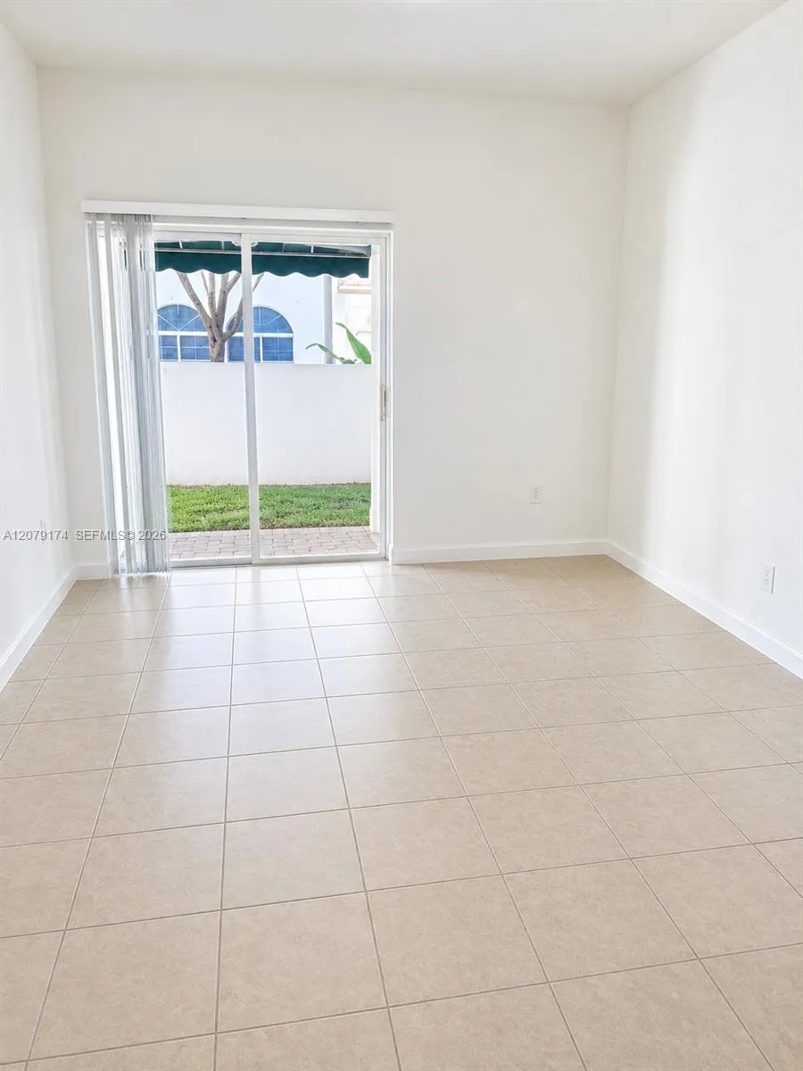 3632 NW 30th Ct #10F Lauderdale Lakes, FL 33311