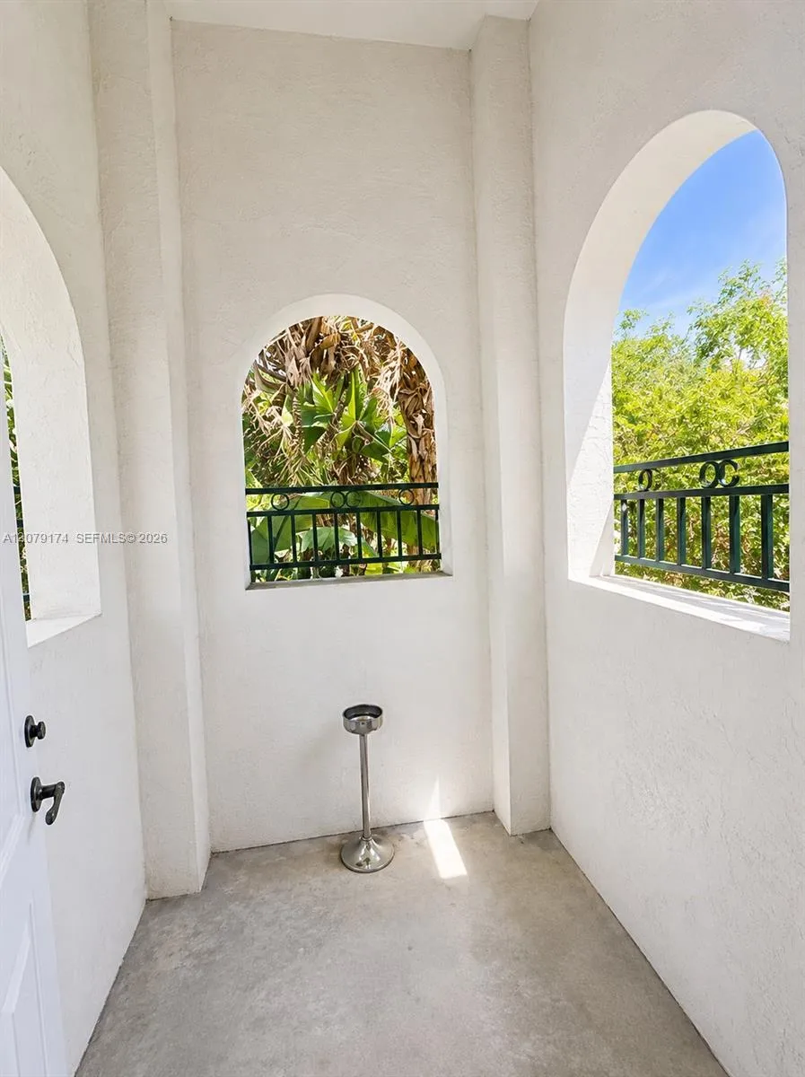 3632 NW 30th Ct #10F Lauderdale Lakes, FL 33311