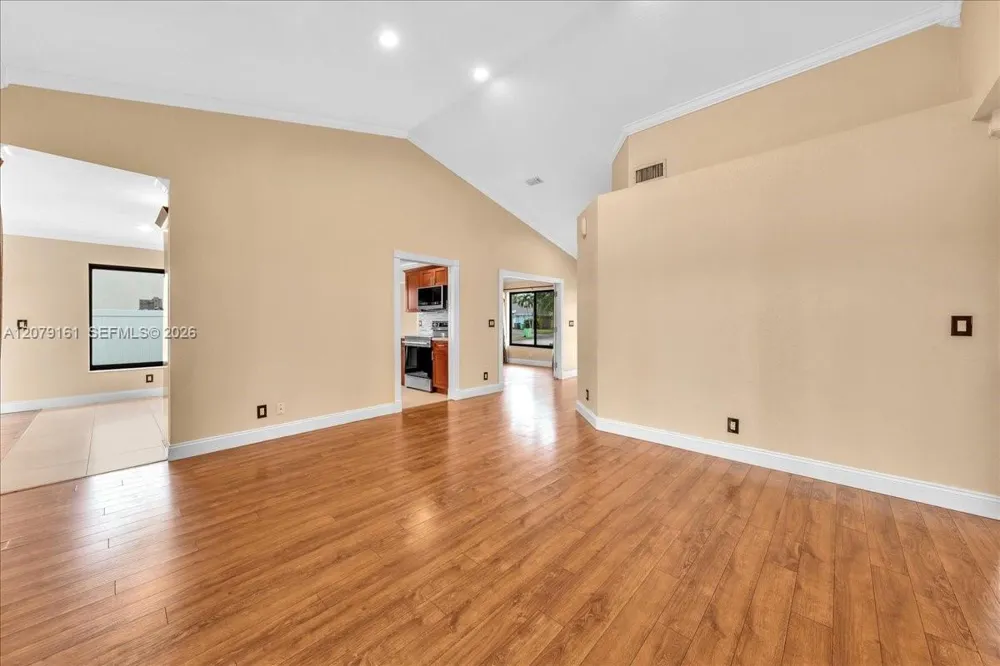 15056 SW 10th St Sunrise, FL 33326