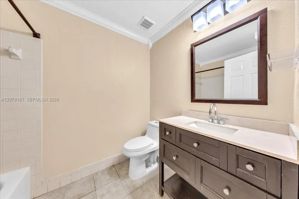 15056 SW 10th St Sunrise, FL 33326
