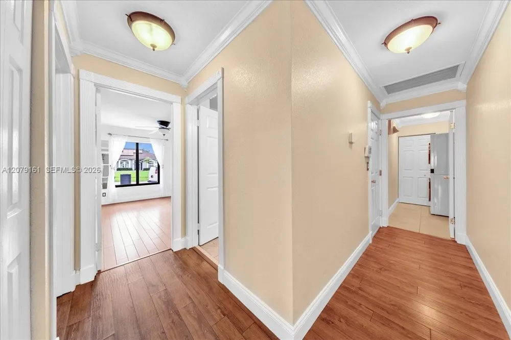 15056 SW 10th St Sunrise, FL 33326