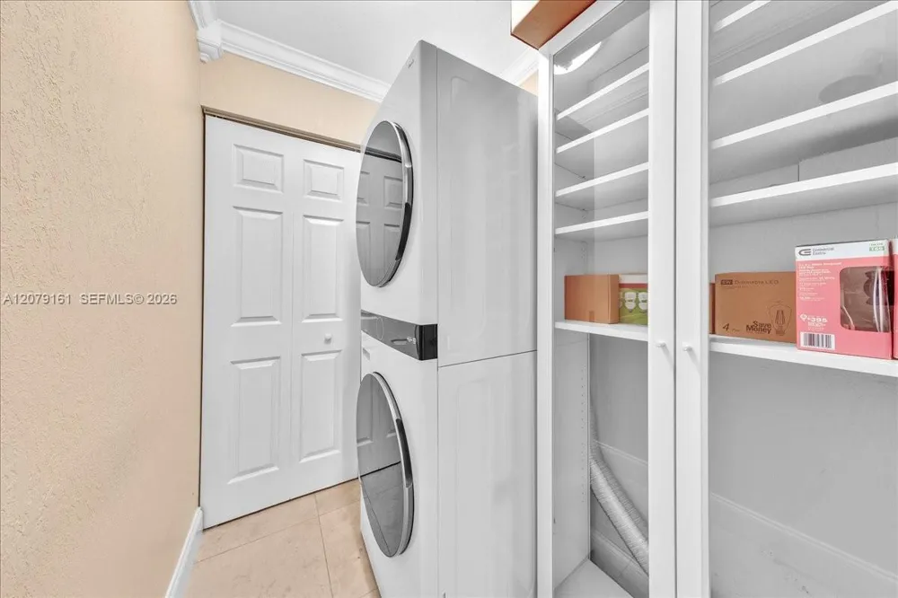 15056 SW 10th St Sunrise, FL 33326