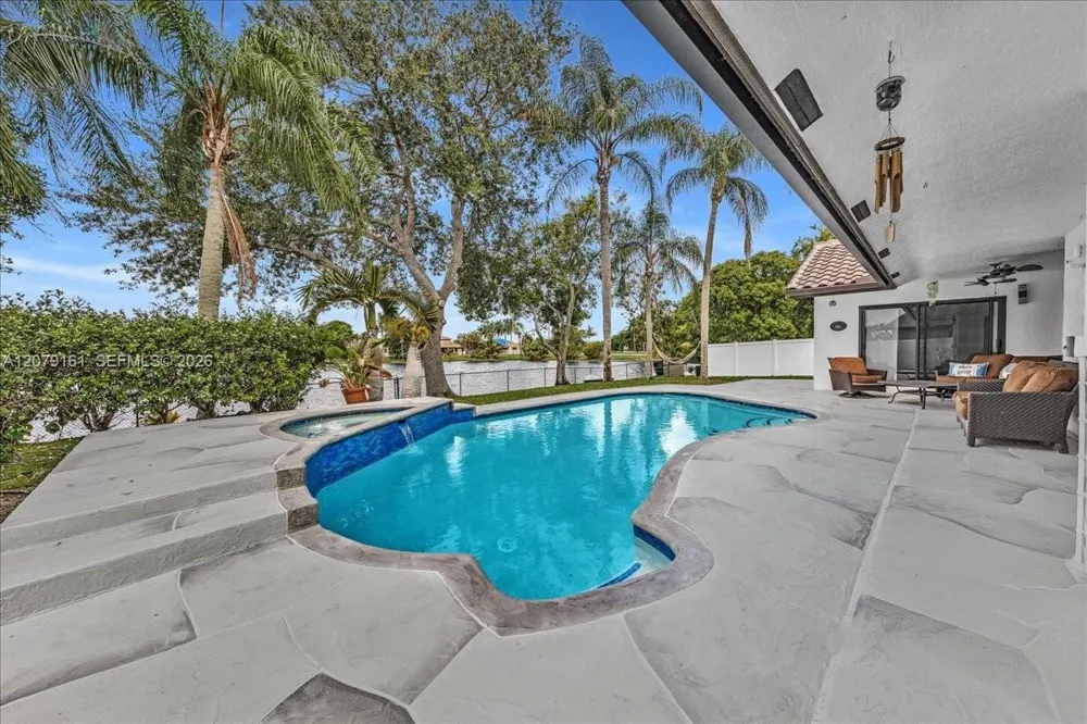 15056 SW 10th St Sunrise, FL 33326