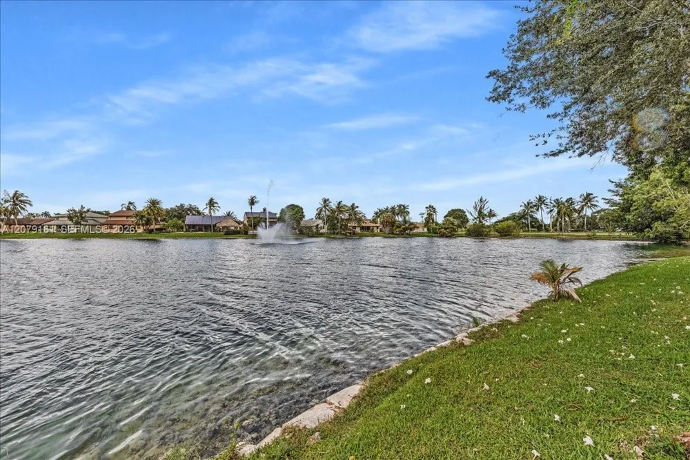 15056 SW 10th St Sunrise, FL 33326
