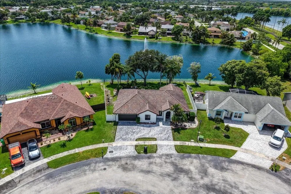 15056 SW 10th St Sunrise, FL 33326
