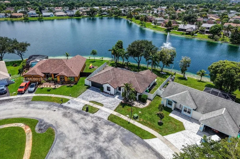 15056 SW 10th St Sunrise, FL 33326